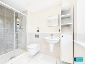 En Suite - click for photo gallery